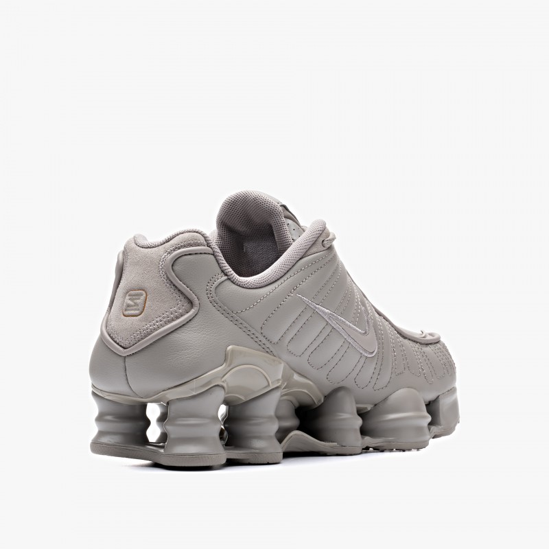 Nike W Shox Nike W Shox - IQ0023 001 - Fuxia, Urban Tribes United