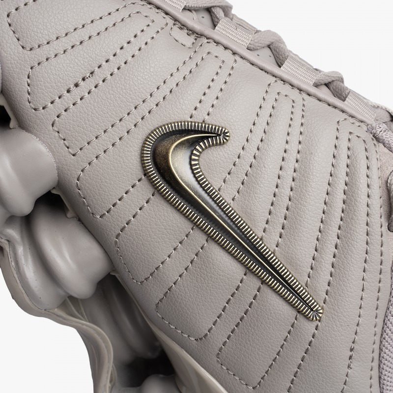 Nike W Shox Nike W Shox - IQ0023 001 - Fuxia, Urban Tribes United